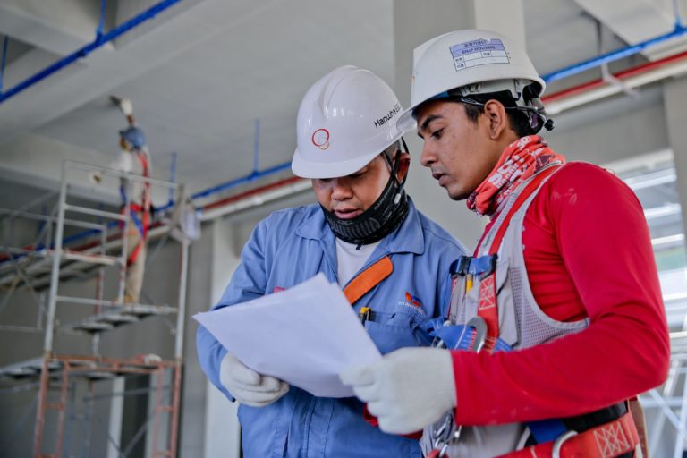 Scopri di più sull'articolo La sicurezza è certamente una delle priorità in qualsiasi posto di lavoro, come fa la Realtà Aumentata a garantirne l’efficienza? Scopriamolo insieme.